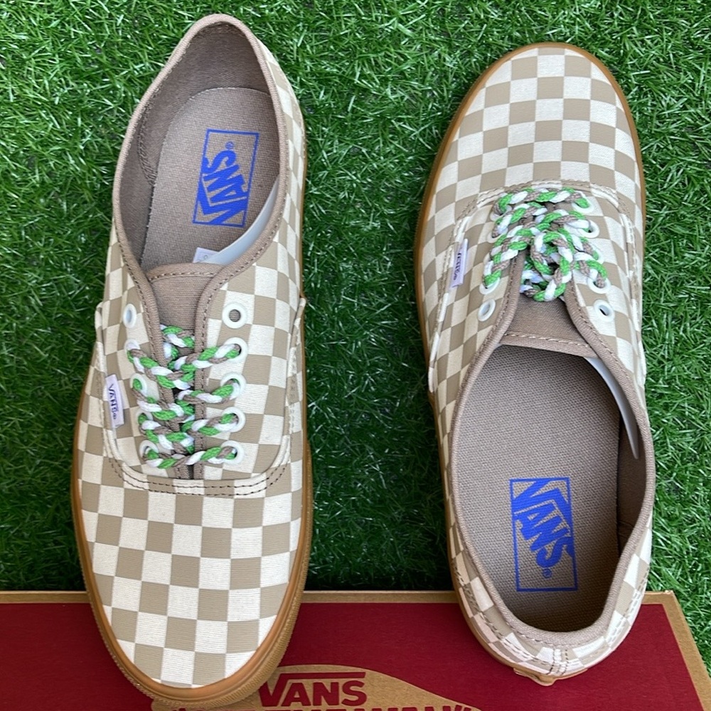 Vans Men’s Authentic
Checkerboard Moon Rock
VN0009PVCH8
Sneakers - Picture 13 of 16